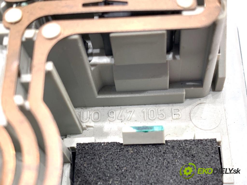 SKODA OCTAVIA I liftback 2010 75 kW 1.6 1595 světlo stropní 1U0947105B