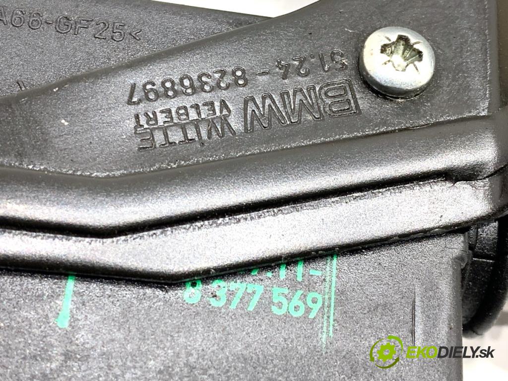 BMW E39 sedan 1999 110 kW 520 i 1990 zámok dveří zadní část 8236897