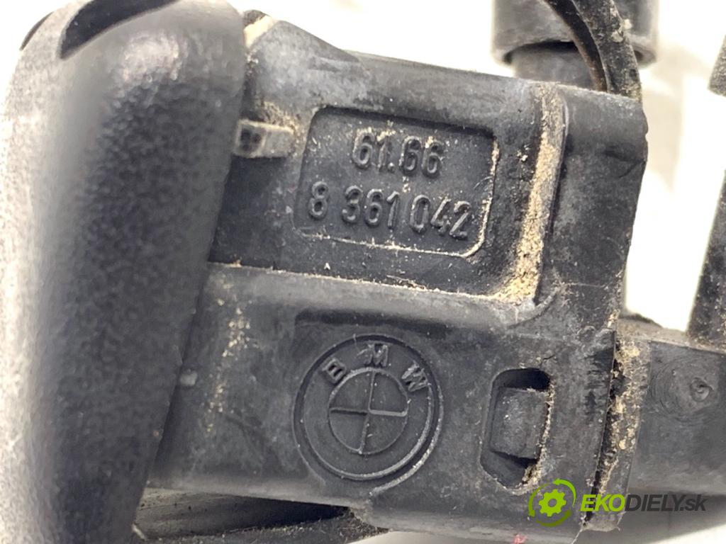BMW E39 sedan 1999 110 kW 520 i 1990 ostřikovače ostřikovačů 8361042