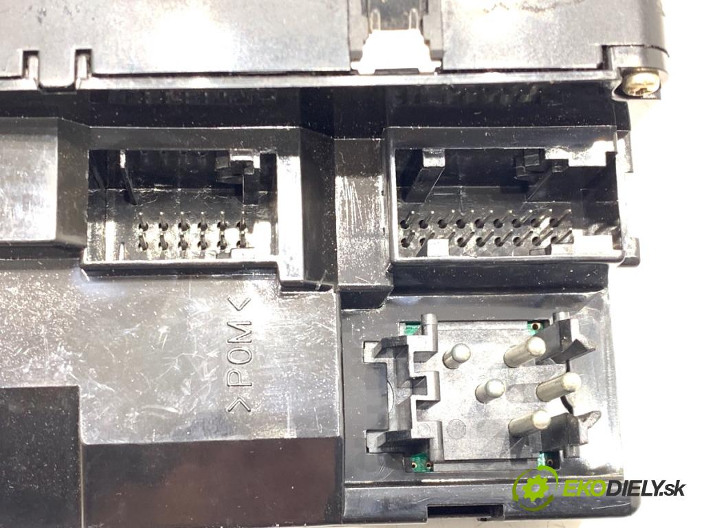 BMW E39 sedan 1999 110 kW 520 i 1990 Prepínač okien 6904306 (Prepínacie páčky pod volantom)