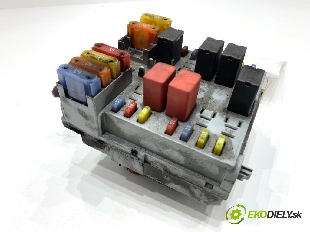 ALFA ROMEO 159 sedan 2008 88 kW 1.9 JTDM 8V (939AXE1B) 1910 skříňka poistková 50513644 (Pojistková skříňka)