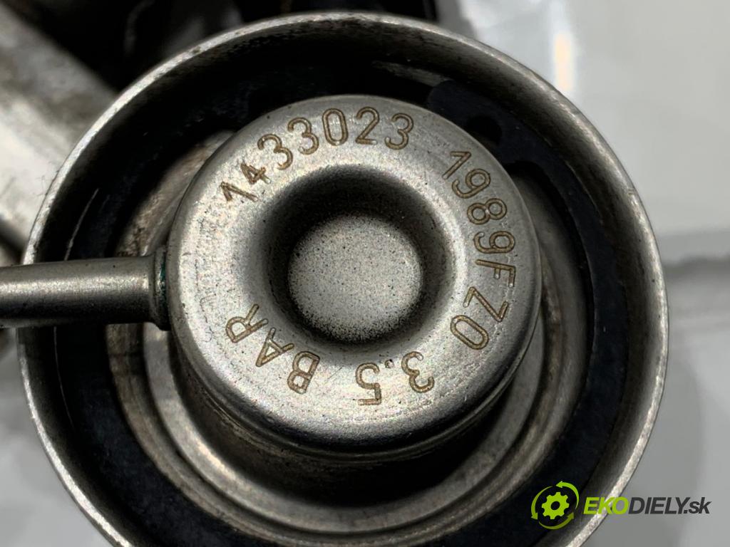 BMW E39 sedan 1999 110 kW 520 i 1990 Lišta vstrekovacia 1427335 (Vstrekovacia lišta)