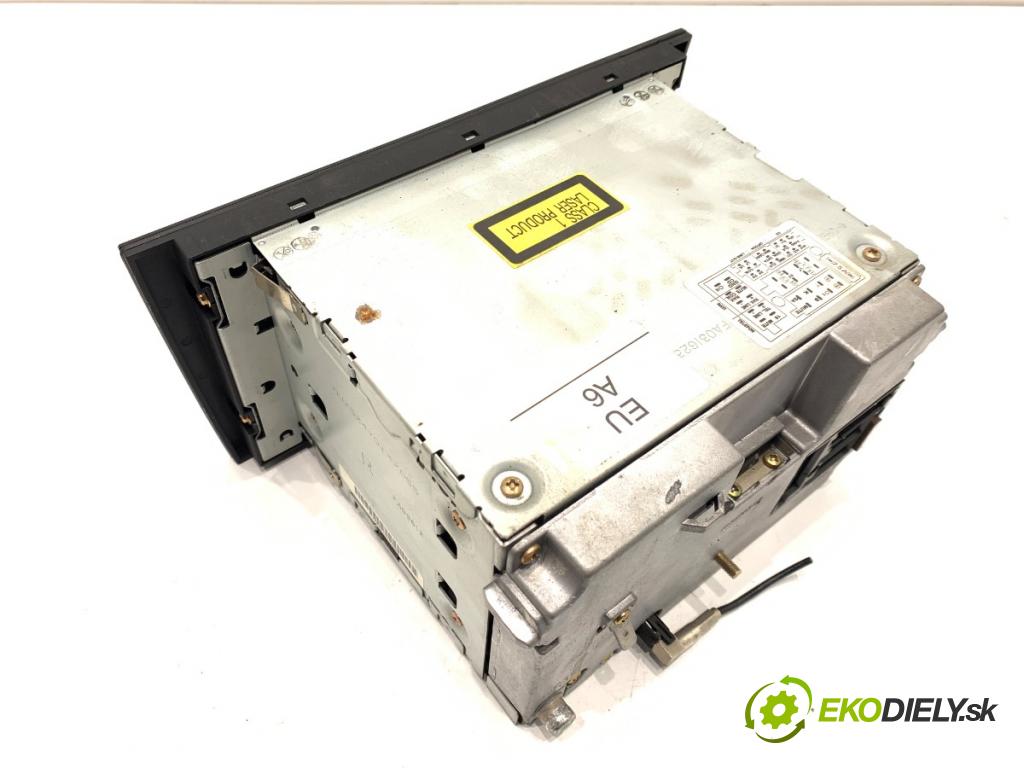 AUDI A6 C5 sedan 2000 132 kW 2.5 TDI quattro 2496 RADIO 4B0035195 (Audio zariadenie)