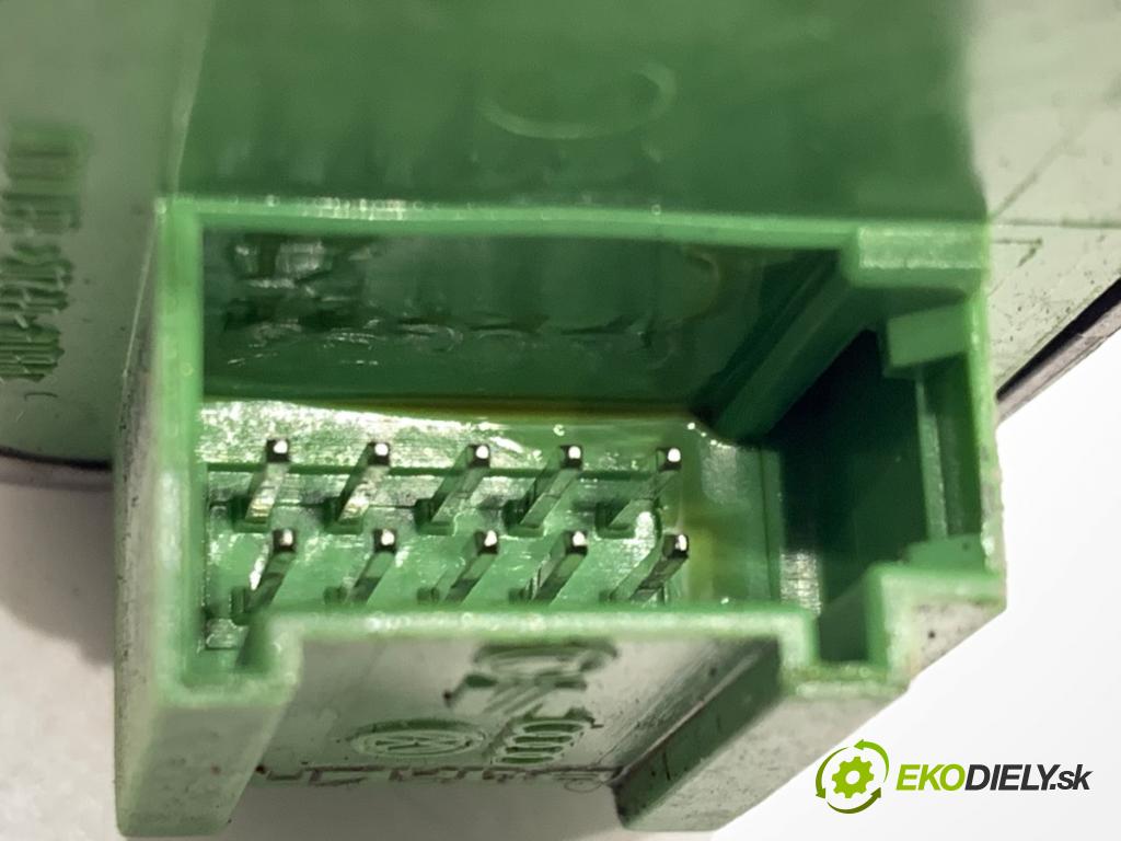 AUDI A6 C5 sedan 2000 132 kW 2.5 TDI quattro 2496 Prepínač nastavenia spätných zrkadiel 4B0959551 (Prepínacie páčky pod volantom)