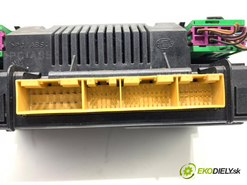 AUDI A6 C5 sedan 2000 132 kW 2.5 TDI quattro 2496 Panel ovládania kúrenia 4B0820043L (Prepínacie páčky pod volantom)