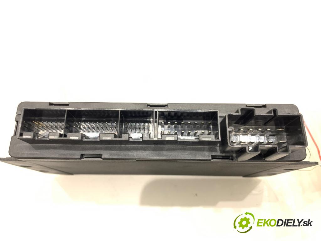 AUDI A6 C5 sedan 2000 132 kW 2.5 TDI quattro 2496 Modul komfortu 4B0962258D (Modul komfortu)