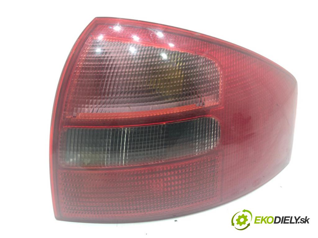 AUDI A6 C5 sedan 2000 132 kW 2.5 TDI quattro 2496 světlo pravý zadní část 4B5945096