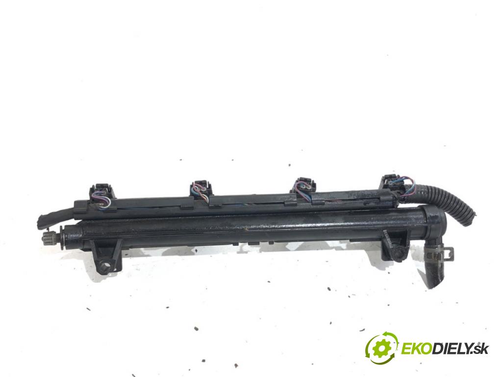 SEAT IBIZA III liftback 2005 55 kW 1.4 16V 1390 Lišta vstrekovacia 036133319BH (Vstrekovacia lišta)