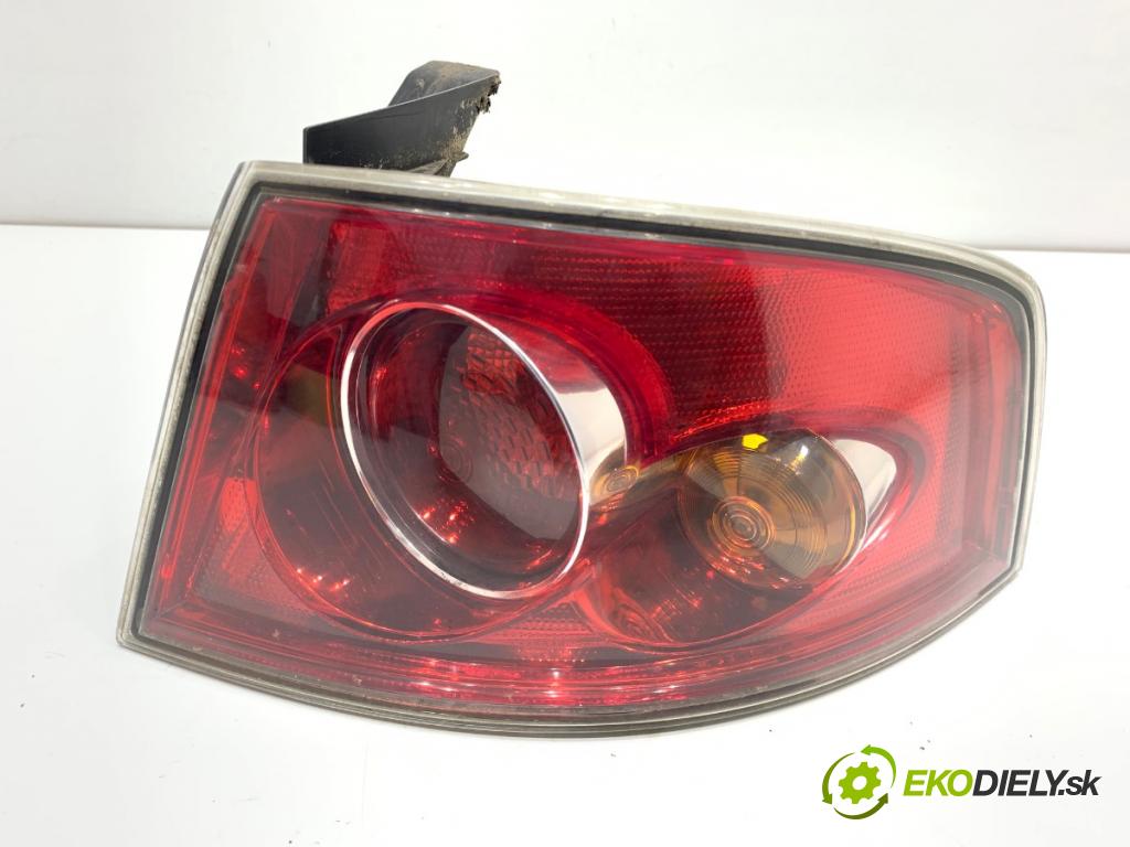 SEAT IBIZA III liftback 2005 55 kW 1.4 16V 1390 světlo pravý zadní část 