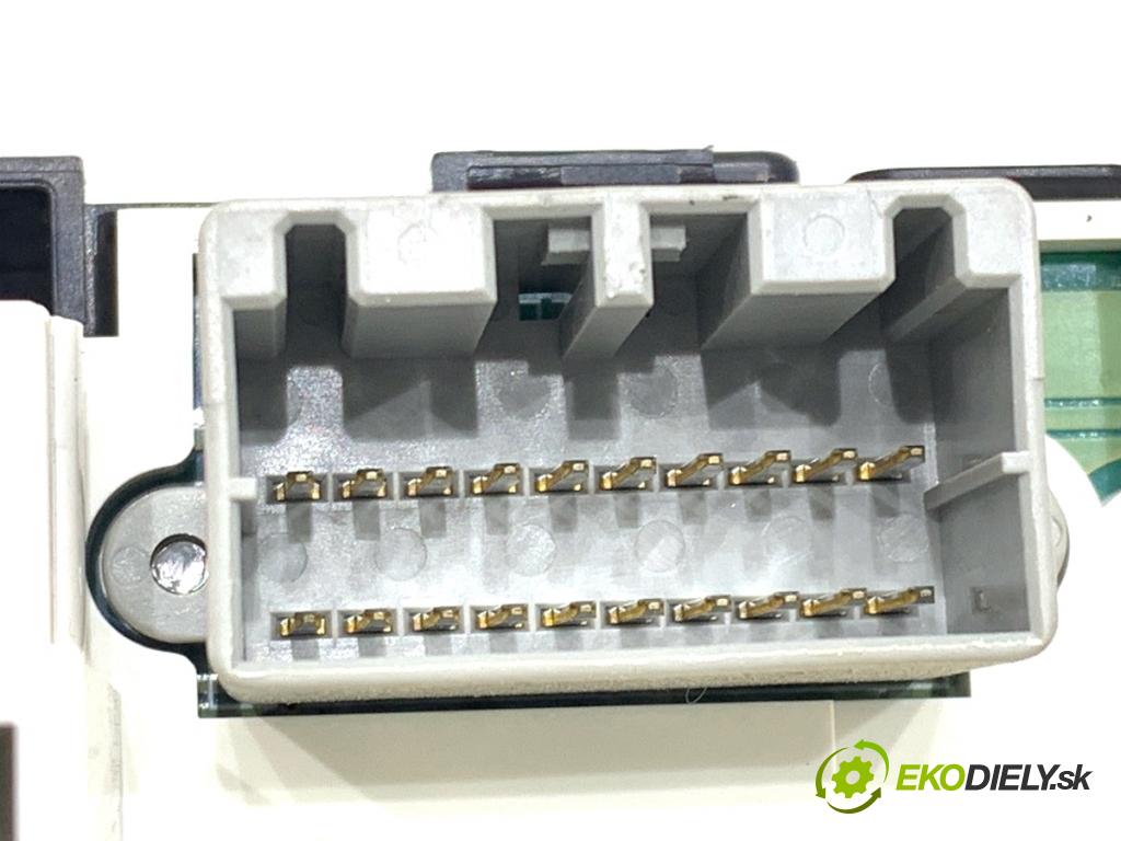 NISSAN QASHQAI J10 SUV 2013 86 kW 1.6 1598 Panel ovládania kúrenia  (Prepínacie páčky pod volantom)