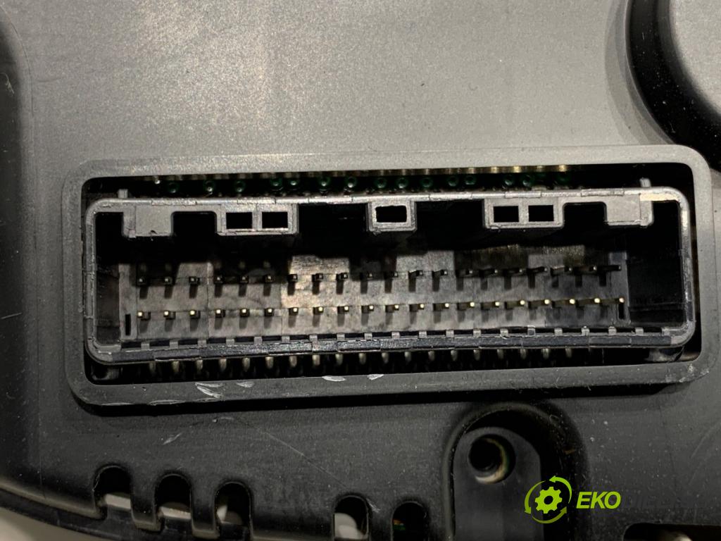 NISSAN QASHQAI J10 SUV 2013 86 kW 1.6 1598 Prístrojovka VPAASF-10849-LAN (Prístrojová doska)