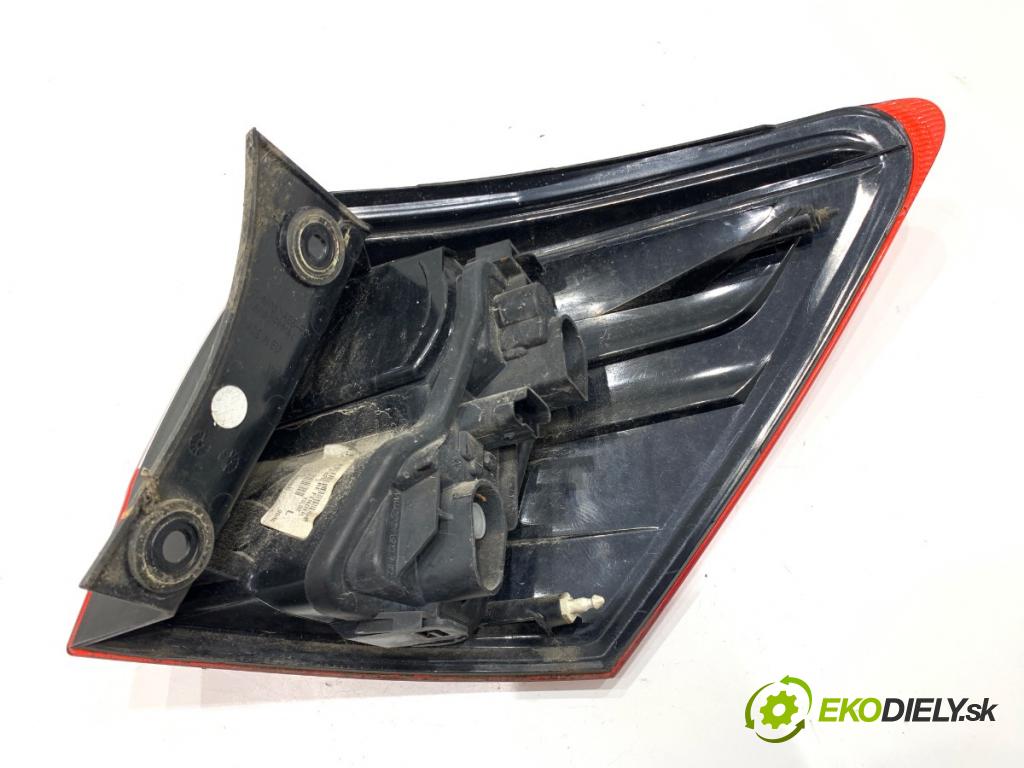 NISSAN QASHQAI J10 SUV 2013 86 kW 1.6 1598 světlo levý zadní část