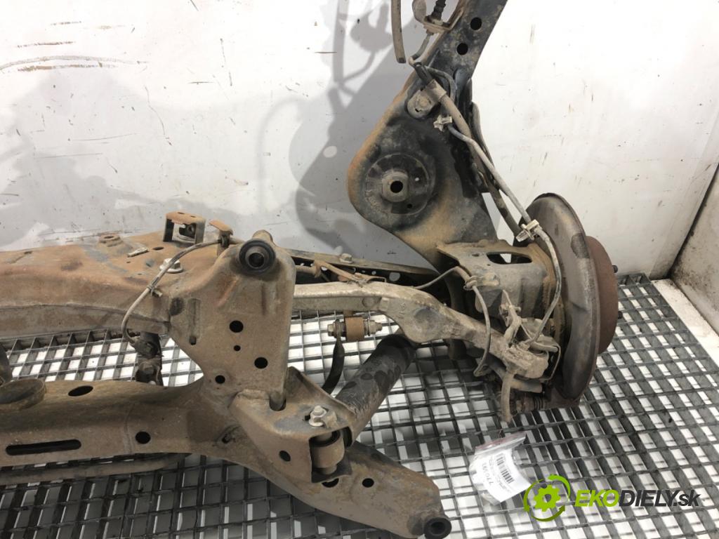NISSAN QASHQAI J10 SUV 2013 86 kW 1.6 1598 výztuha zadní část