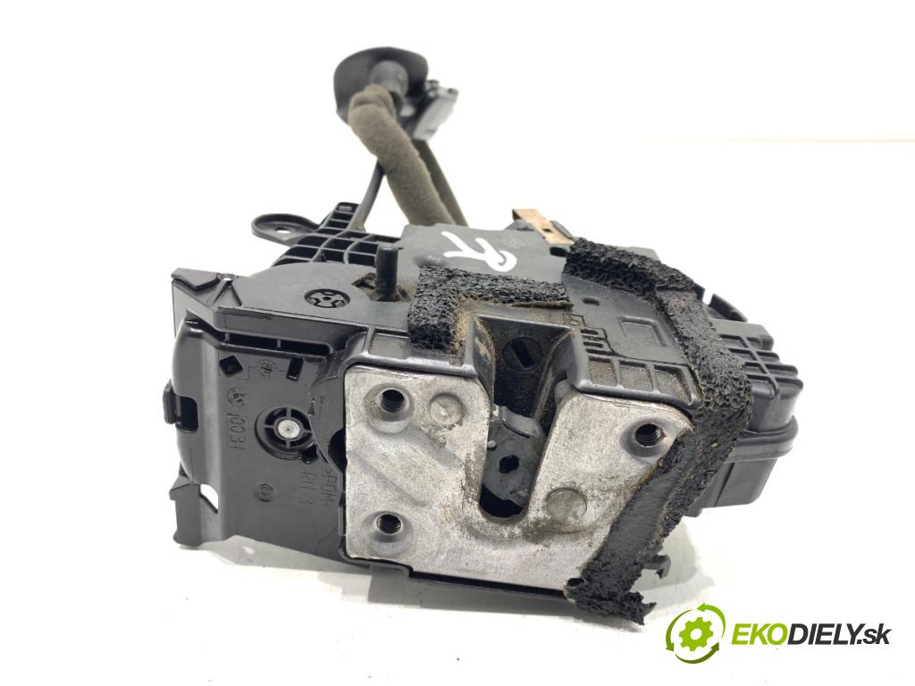 RENAULT CLIO IV liftback 2017 54 kW 1.2 16V 1149 zámok dveře pravý zadní část 825002104R