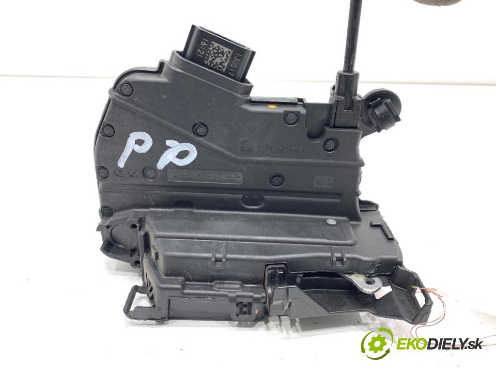 RENAULT CLIO IV liftback 2017 54 kW 1.2 16V 1149 zámok Dvere pravy predný 805024563R