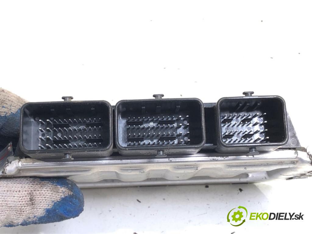 RENAULT CLIO IV liftback 2017 54 kW 1.2 16V 1149 riadiaca jednotka Motor 237108979R (Riadiaca jednotka)