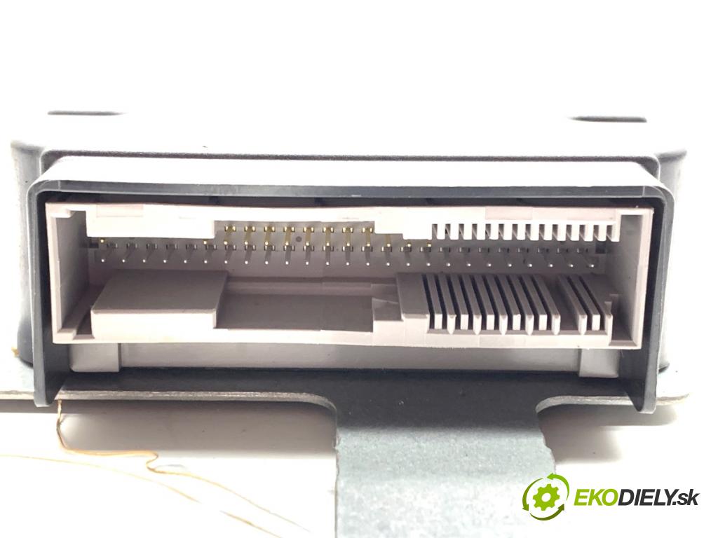 RENAULT CLIO IV liftback 2017 54 kW 1.2 16V 1149 senzor airbag 985101389R (Snímač)