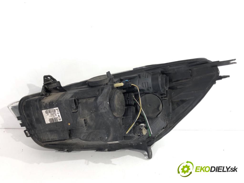 RENAULT CLIO IV liftback 2017 54 kW 1.2 16V 1149 světlomet pravý přední část 260100653R