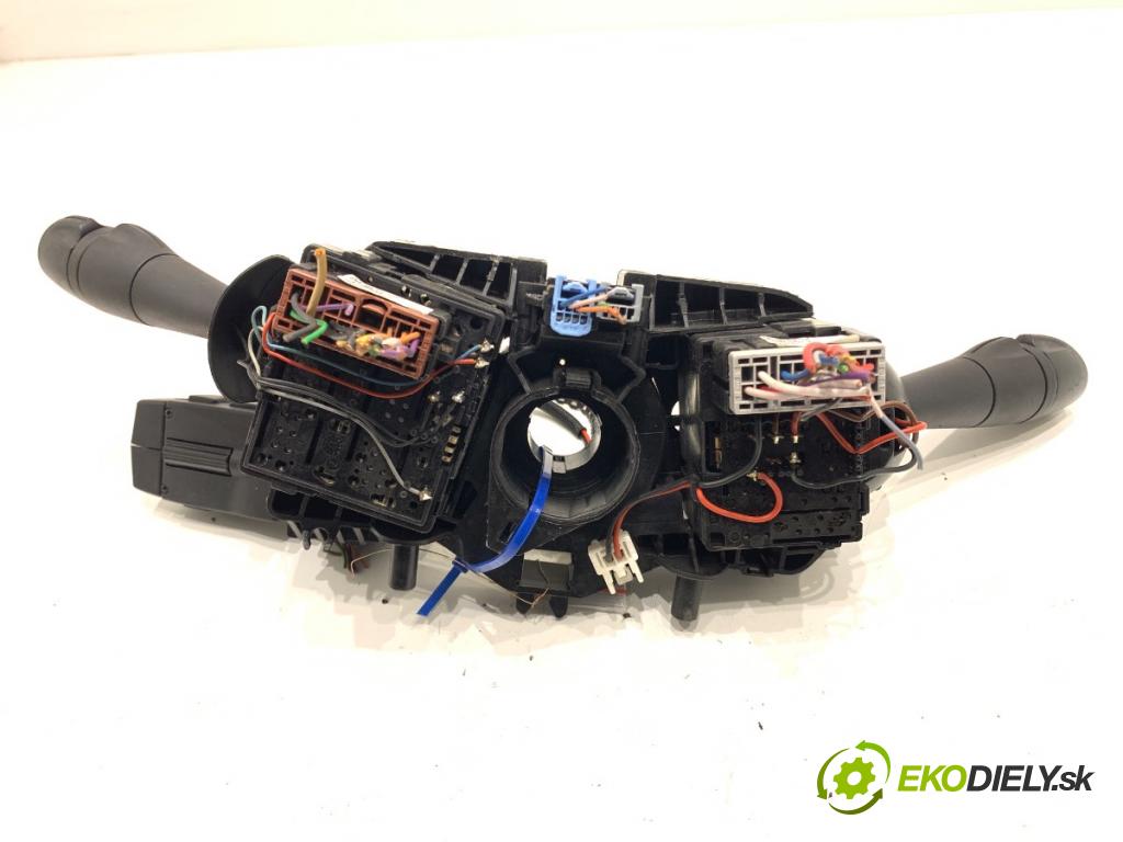 RENAULT CLIO IV liftback 2017 54 kW 1.2 16V 1149 Prepínač kombinovaný 255671163R (Prepínacie páčky pod volantom)