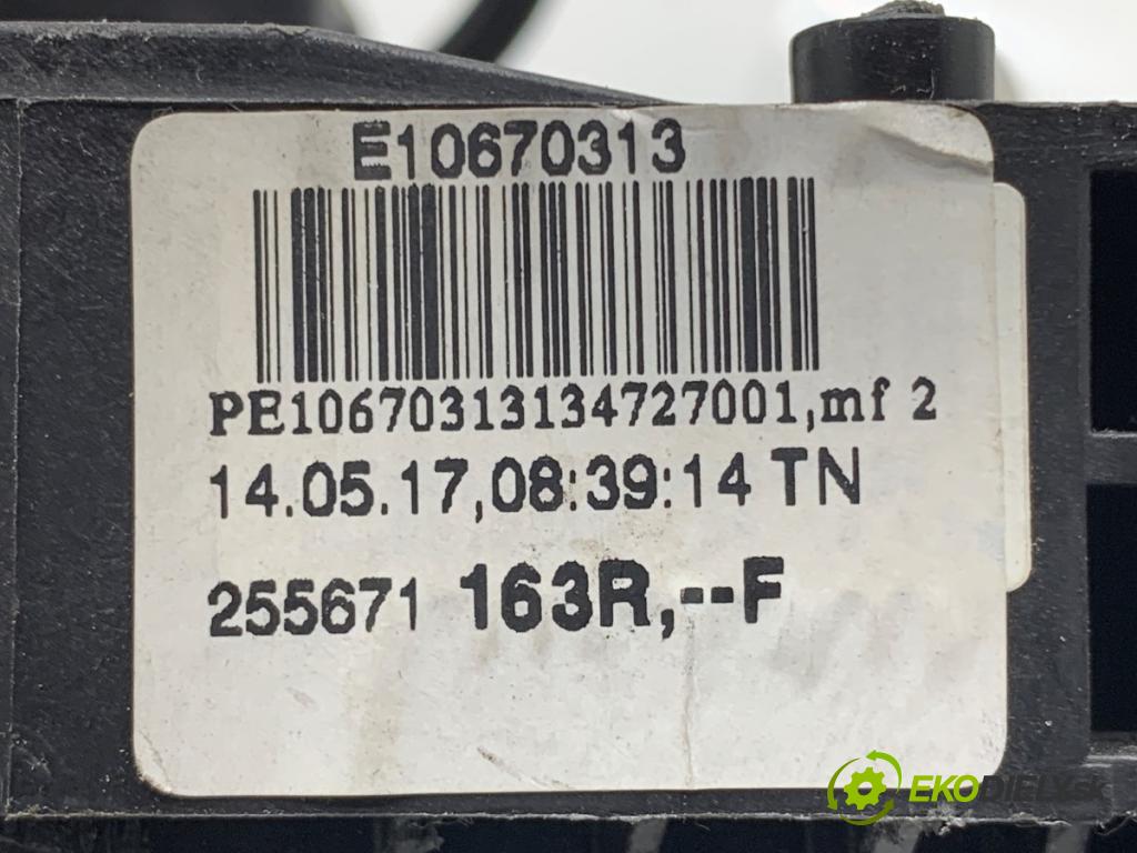 RENAULT CLIO IV liftback 2017 54 kW 1.2 16V 1149 Prepínač kombinovaný 255671163R (Prepínacie páčky pod volantom)