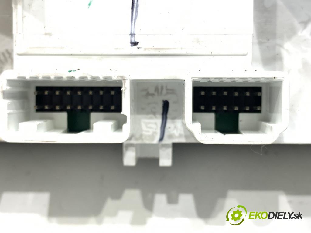 RENAULT CLIO IV liftback 2017 54 kW 1.2 16V 1149 Panel ovládania kúrenia 272709830R (Prepínacie páčky pod volantom)