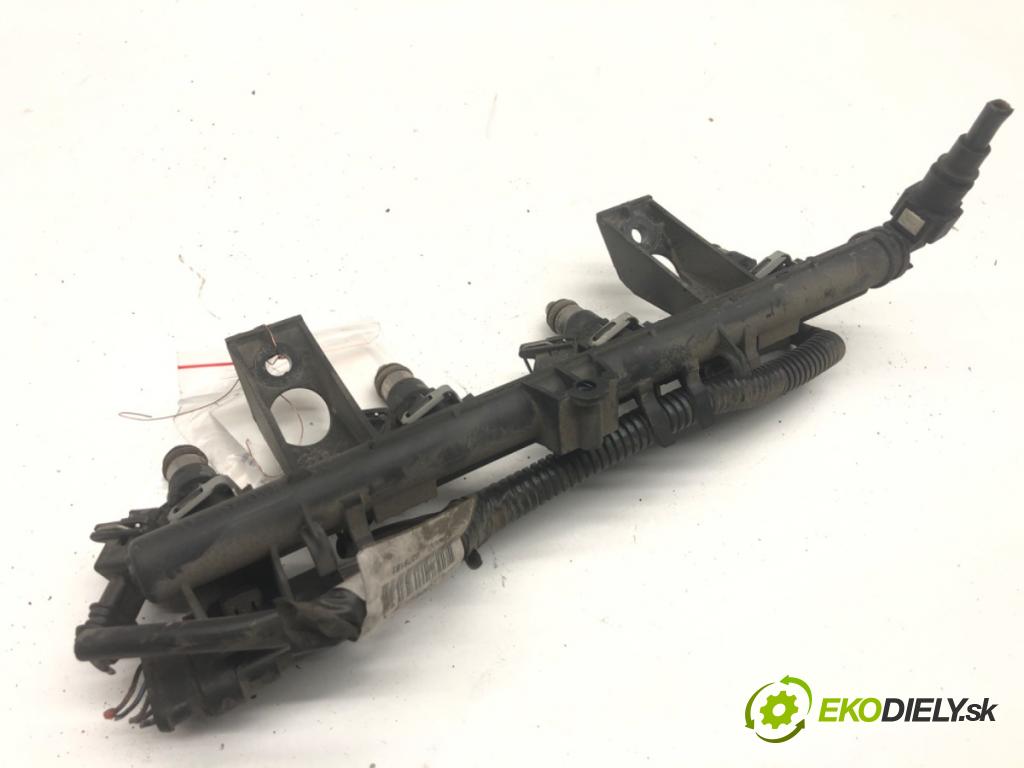 RENAULT CLIO IV liftback 2017 54 kW 1.2 16V 1149 Lišta vstrekovacia 8200292590 (Vstrekovacia lišta)