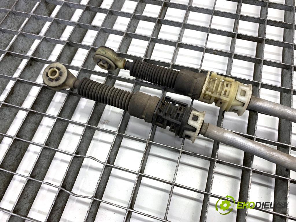 RENAULT CLIO IV liftback 2017 54 kW 1.2 16V 1149 Kulisa 349015026R (Rýchlostná páka (kulisa))