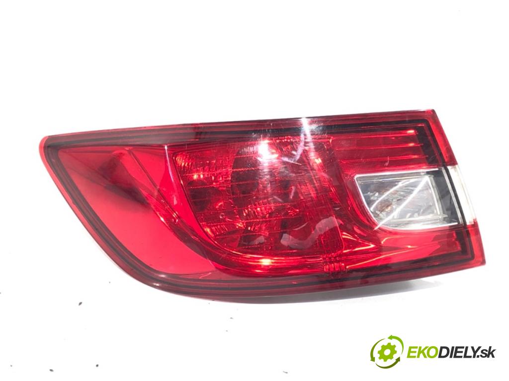 RENAULT CLIO IV liftback 2017 54 kW 1.2 16V 1149 světlo levý zadní část 265553752R
