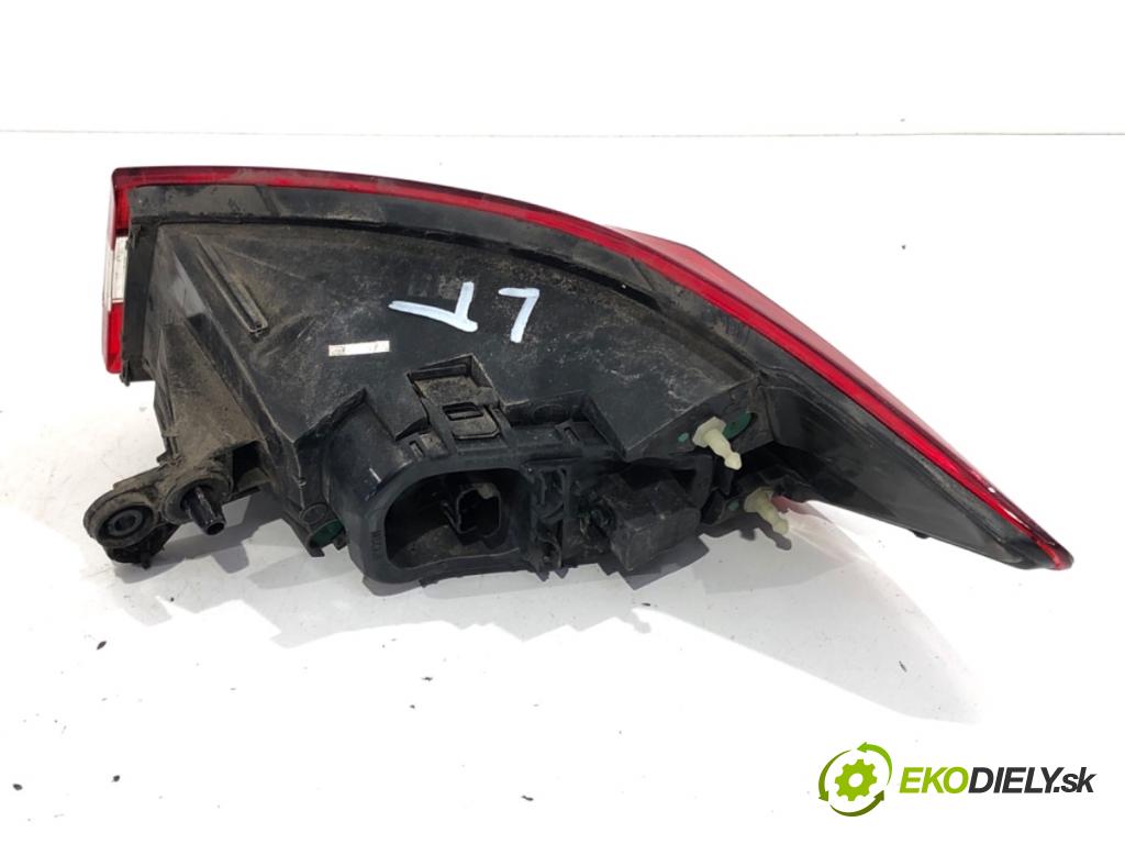 RENAULT CLIO IV liftback 2017 54 kW 1.2 16V 1149 světlo levý zadní část 265553752R