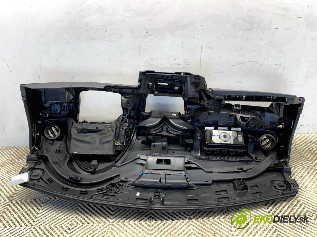 RENAULT CLIO IV liftback 2017 54 kW 1.2 16V 1149 palubní doska POLŠTÁŘ: spolujezdce
