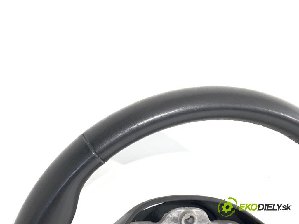 RENAULT CLIO IV liftback 2017 54 kW 1.2 16V 1149 Volant  (Volant)