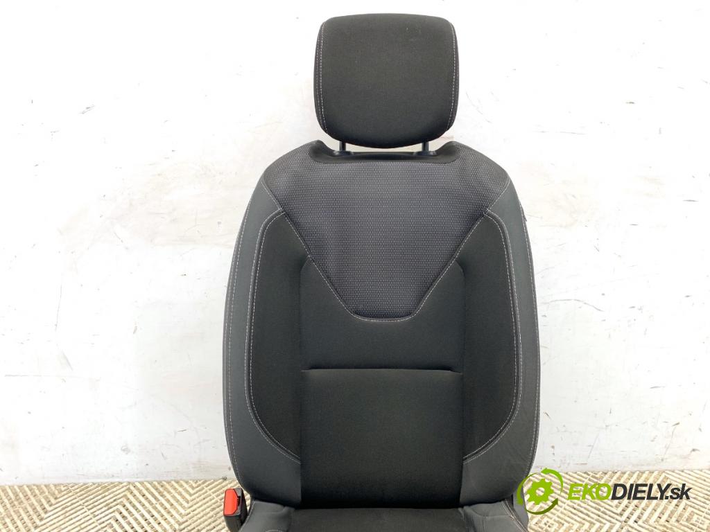 RENAULT CLIO IV liftback 2017 54 kW 1.2 16V 1149 sedadlo levý přední část