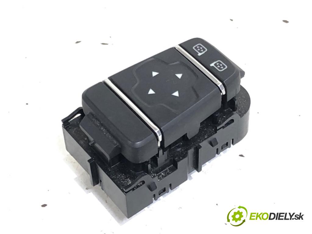 RENAULT CLIO IV liftback 2017 54 kW 1.2 16V 1149 Prepínač nastavenia spätných zrkadiel 255700068R (Prepínacie páčky pod volantom)