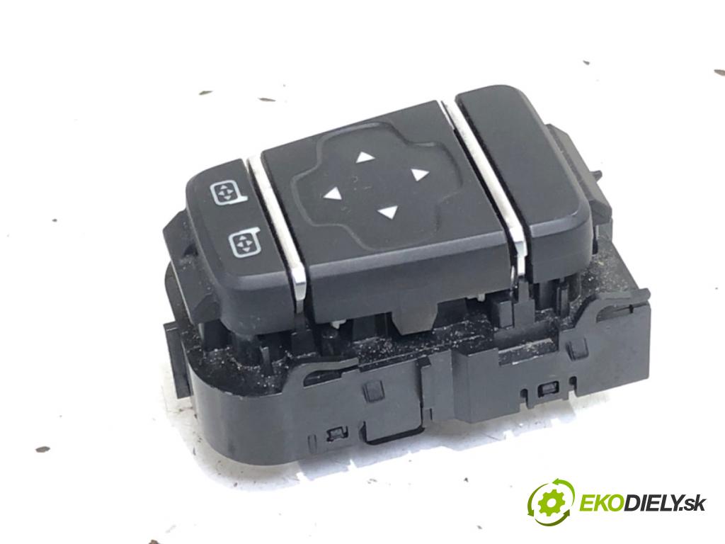 RENAULT CLIO IV liftback 2017 54 kW 1.2 16V 1149 Prepínač nastavenia spätných zrkadiel 255700068R (Prepínacie páčky pod volantom)