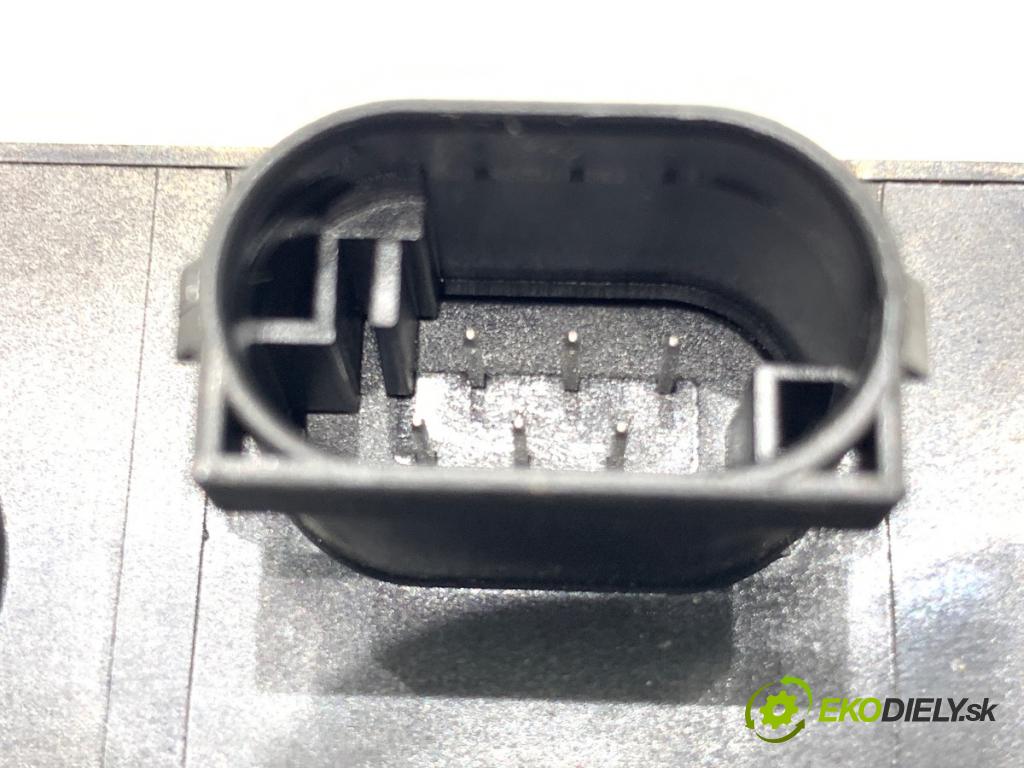 RENAULT CLIO IV liftback 2017 54 kW 1.2 16V 1149 blokáda volantu 487004399R (Řízení ostatní)