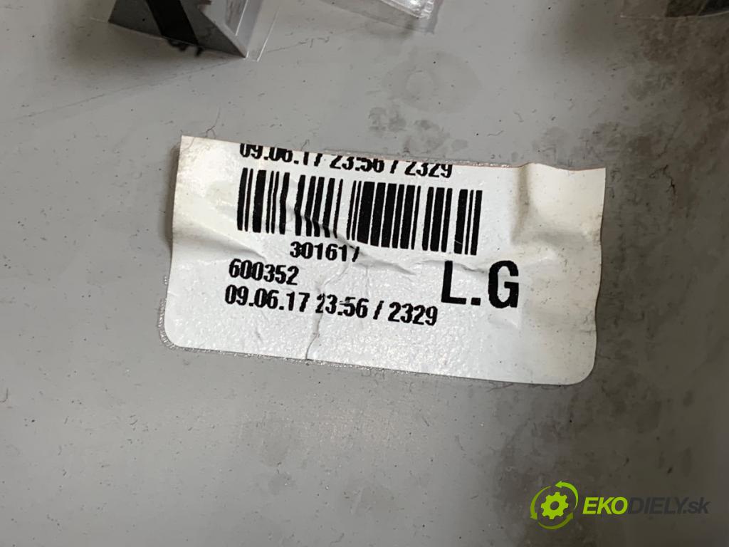 RENAULT CLIO IV liftback 2017 54 kW 1.2 16V 1149 clona sloupku levý 769129931R