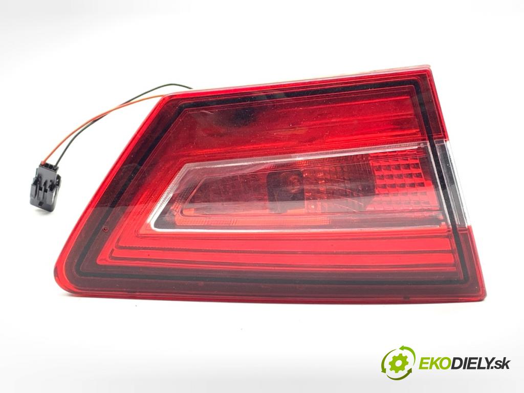 RENAULT CLIO IV liftback 2017 54 kW 1.2 16V 1149 Svetlo zad ľavá strana vnútorná  (Kľučka dverí ostatné)