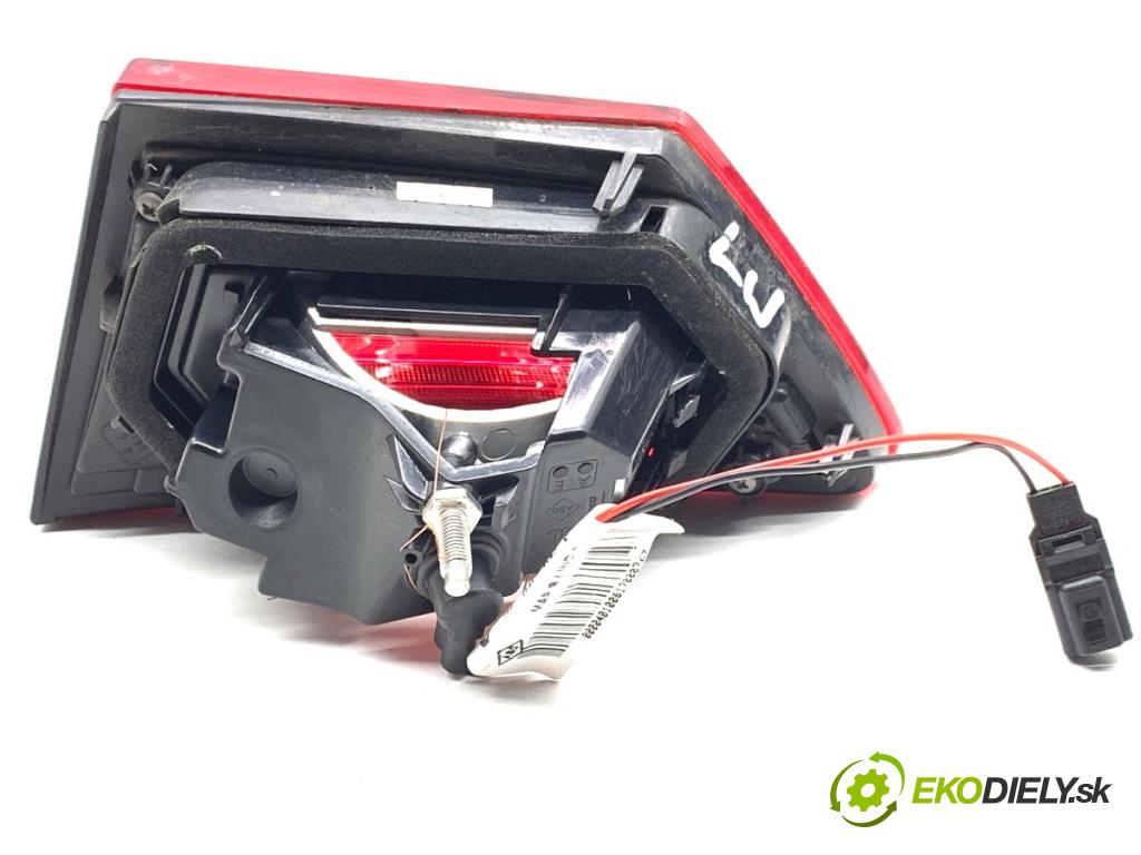 RENAULT CLIO IV liftback 2017 54 kW 1.2 16V 1149 Svetlo zad ľavá strana vnútorná  (Kľučka dverí ostatné)