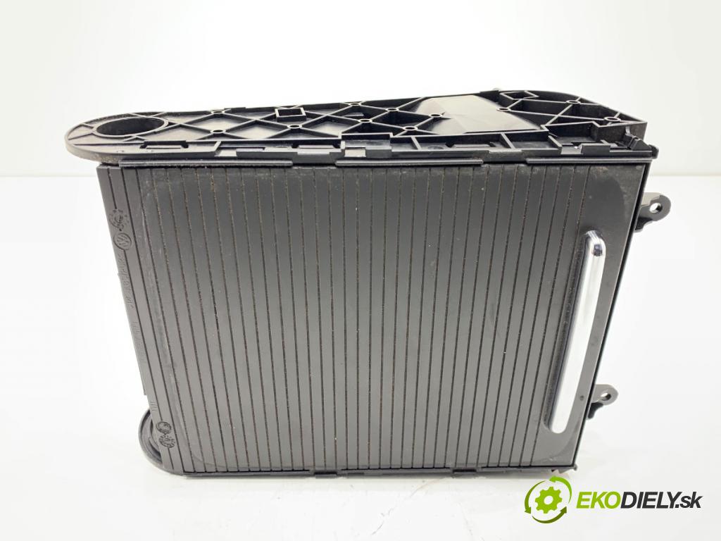 VW PASSAT B6 sedan 2007 77 kW 1.9 TDI 1896 Držiak na nápoje 3C0858329A (Držiak (úchyt) na nápoje)