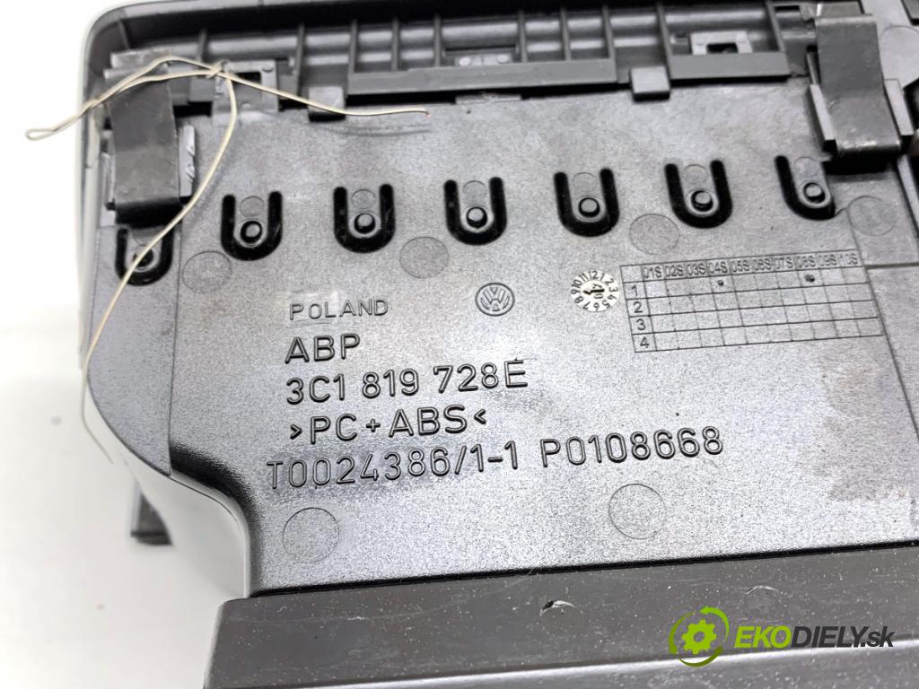 VW PASSAT B6 sedan 2007 77 kW 1.9 TDI 1896 mří topení přední část 3C1819728E