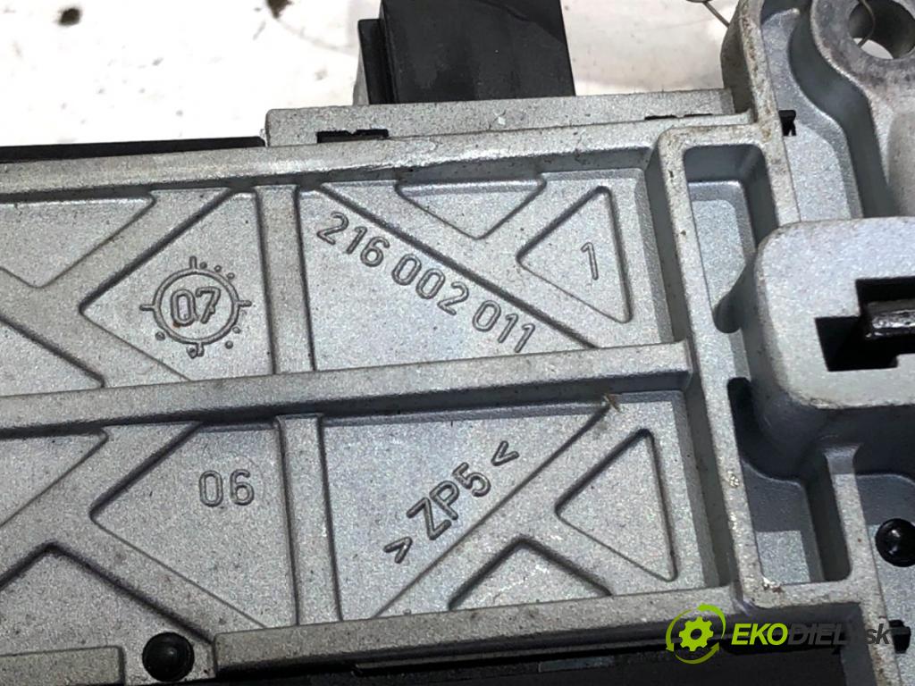 VW PASSAT B6 sedan 2007 77 kW 1.9 TDI 1896 blokáda volantu 3C0905861G (Řízení ostatní)