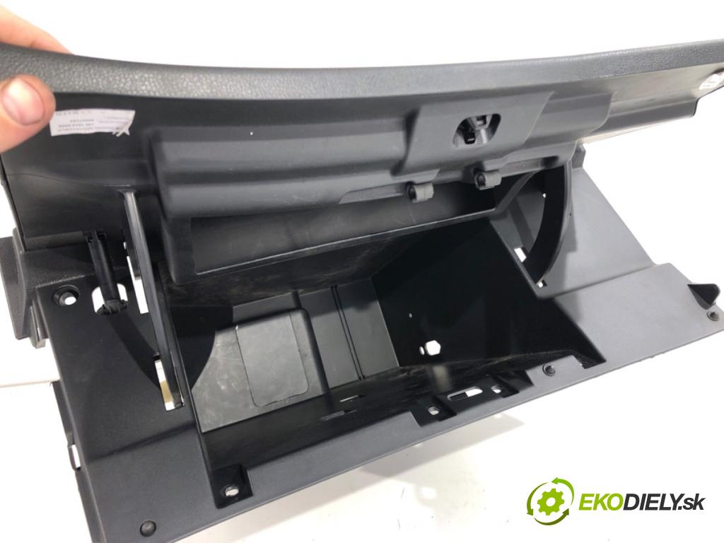 NISSAN QASHQAI J10 SUV 2013 86 kW 1.6 1598 Priehradka, kastlík spolujazdca  (Priehradka (kastlík))