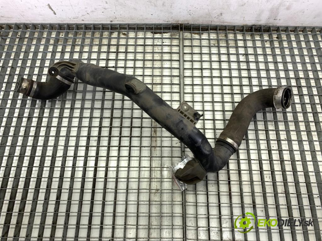 VW PASSAT B6 sedan 2007 77 kW 1.9 TDI 1896 Rúra vzduchu intercoolera 3C0145840H