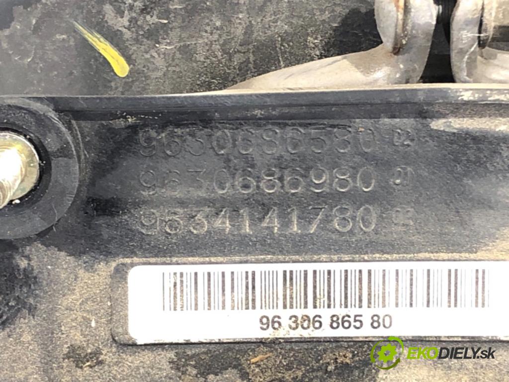 PEUGEOT 607 sedan 2003 98 kW 2.2 HDi 2179 posilovač bŕzd 9640238280