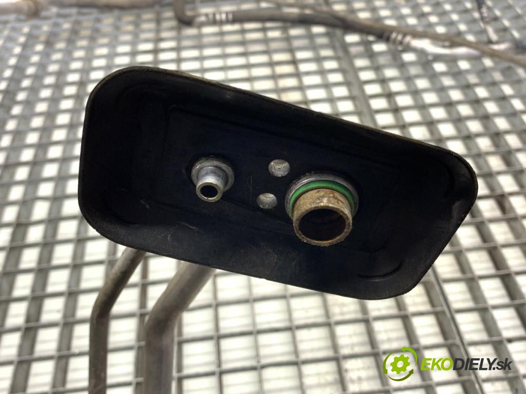 PEUGEOT 607 sedan 2003 98 kW 2.2 HDi 2179 rúrka klimatizácie  (Rúrka klimatizácie)