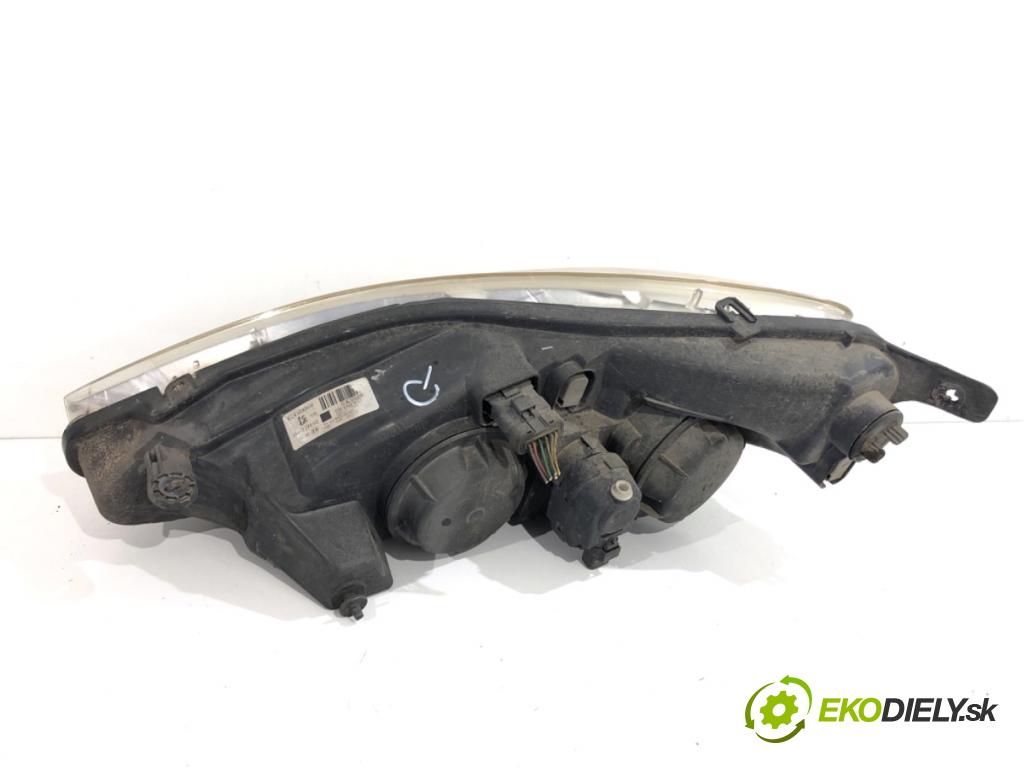 PEUGEOT 607 sedan 2003 98 kW 2.2 HDi 2179 světlomet pravý přední část 89005373