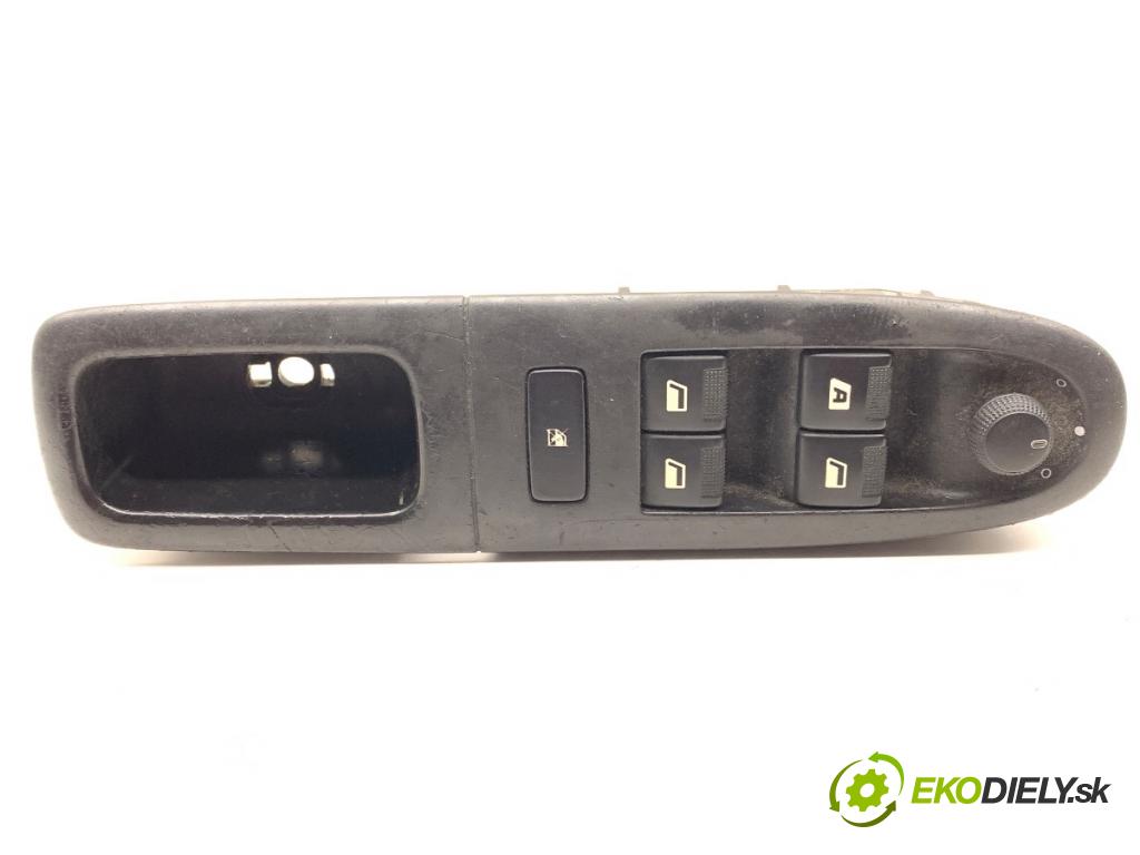 PEUGEOT 607 sedan 2003 98 kW 2.2 HDi 2179 Prepínač okien  (Prepínacie páčky pod volantom)