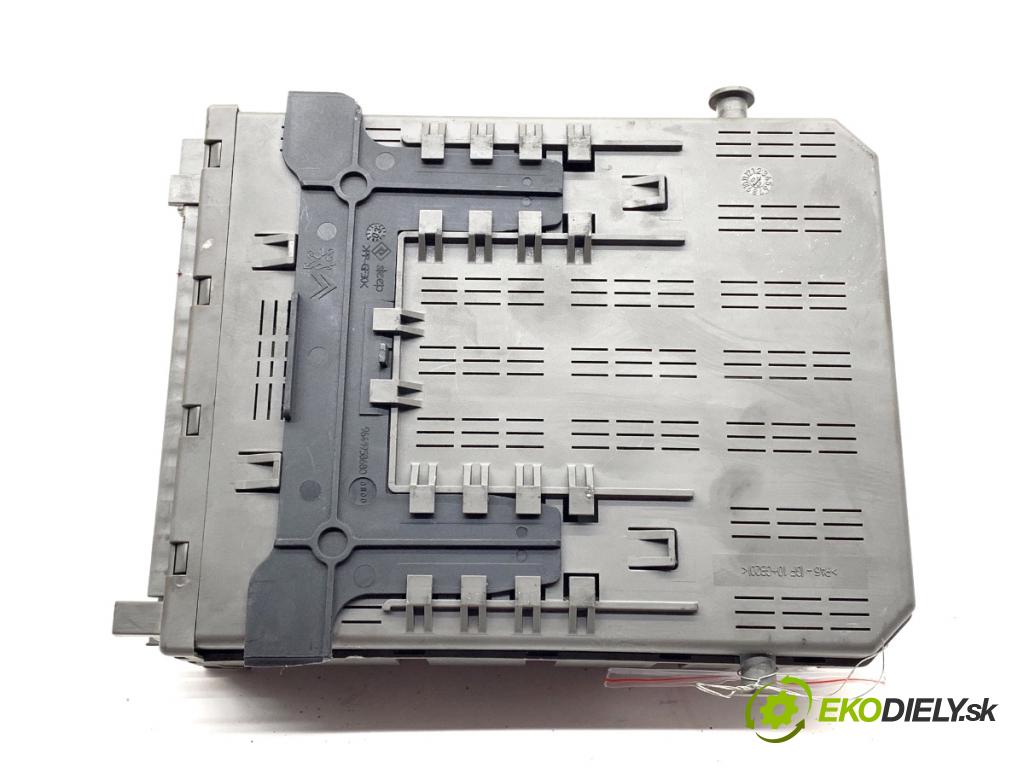 PEUGEOT 607 sedan 2003 98 kW 2.2 HDi 2179 modul BSI 9641958680 (Pojistková skříňka)