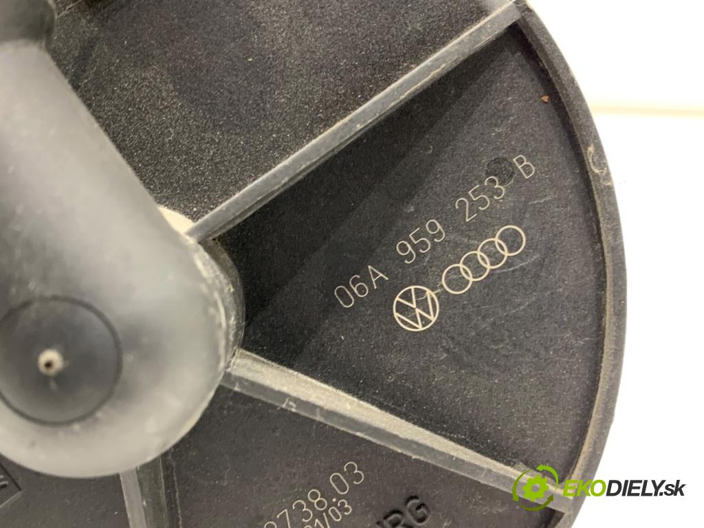 AUDI A3 8P liftback 2003 75 kW 1.6 1595 pumpa vzduchu sekundárního 06A959253B (Topení, ventilace ostatní)
