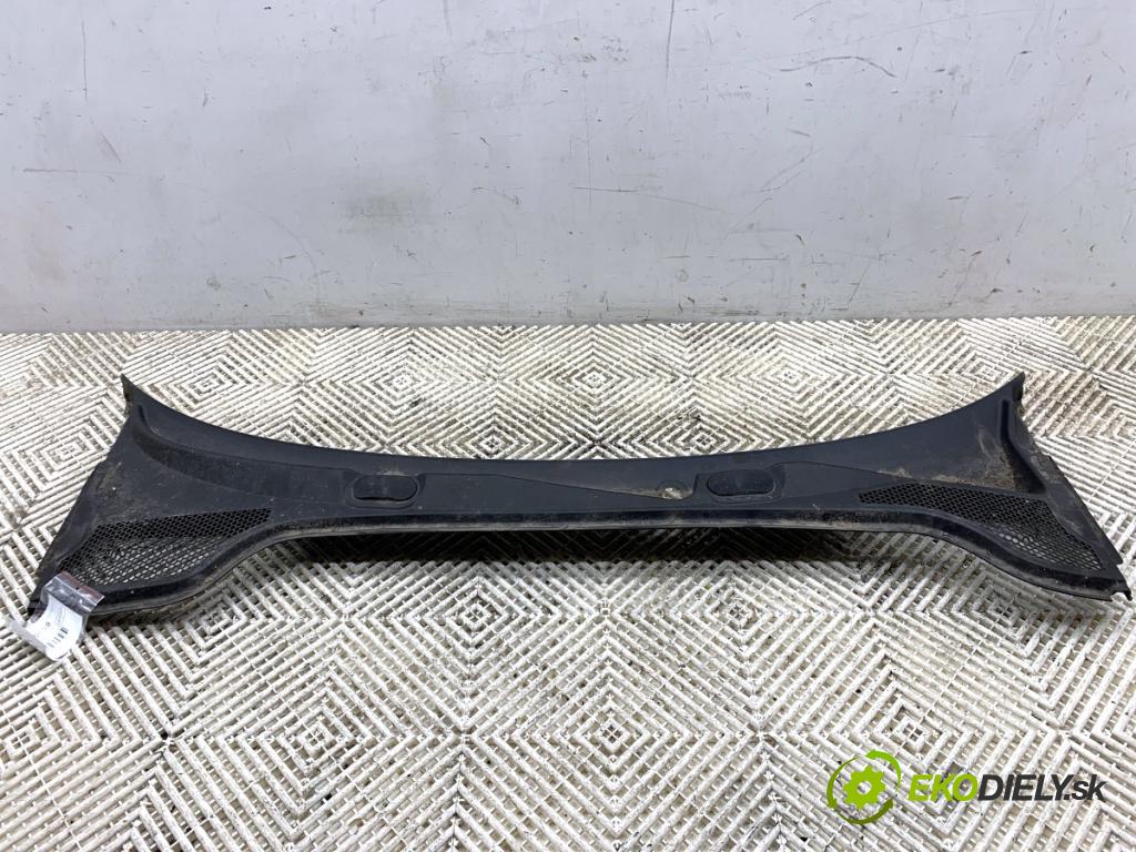 AUDI A3 8P liftback 2003 75 kW 1.6 1595 Torpédo, plast pod čelné okno  (Torpédo (plast pod čelným sklom))